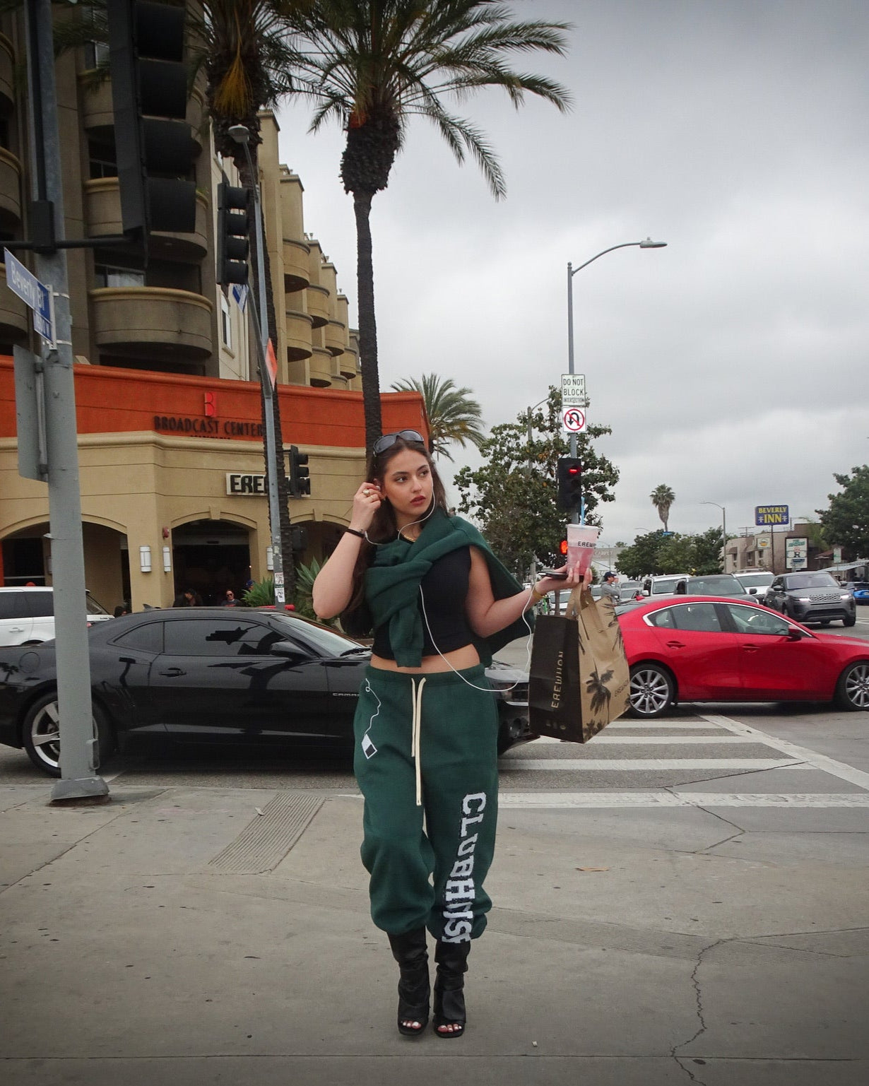 iRave SWEATPANTS
